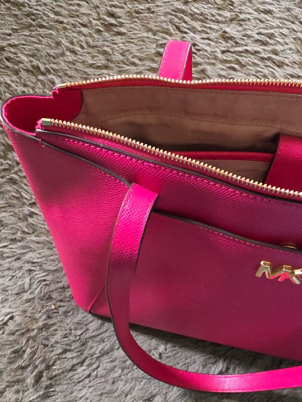 EUC Michael Kors Hot Pink Tote Handbag - Picture 7 of 9